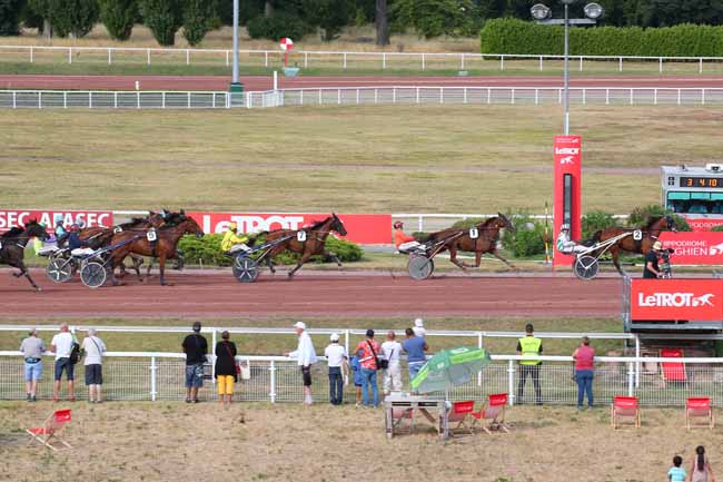Photo d'arrivée de la course pmu PRIX DE LA PORTE DIDOT à ENGHIEN le Mercredi 27 juillet 2022