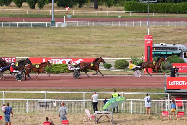 Photo d'arrivée de la course pmu PRIX DE LA HAUTE-MARNE à ENGHIEN le Mercredi 27 juillet 2022