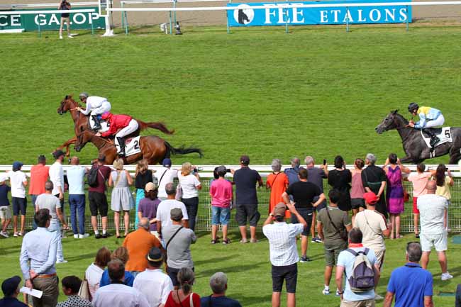 Photo d'arrivée de la course pmu PRIX CALENDAR BIKES (PRIX DE LISIEUX) à DEAUVILLE le Jeudi 4 août 2022