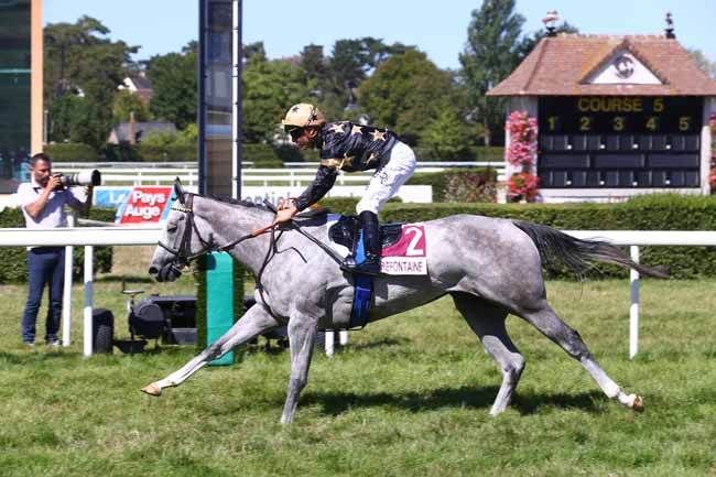 Photo d'arrivée de la course pmu PRIX CONFRERIE DU PONT-L'EVEQUE (PRIX DE GUERNESEY) à CLAIREFONTAINE le Vendredi 5 août 2022
