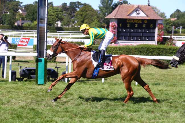 Photo d'arrivée de la course pmu PRIX VILLE DE PONT-L'EVEQUE (PRIX DE JERSEY) à CLAIREFONTAINE le Vendredi 5 août 2022