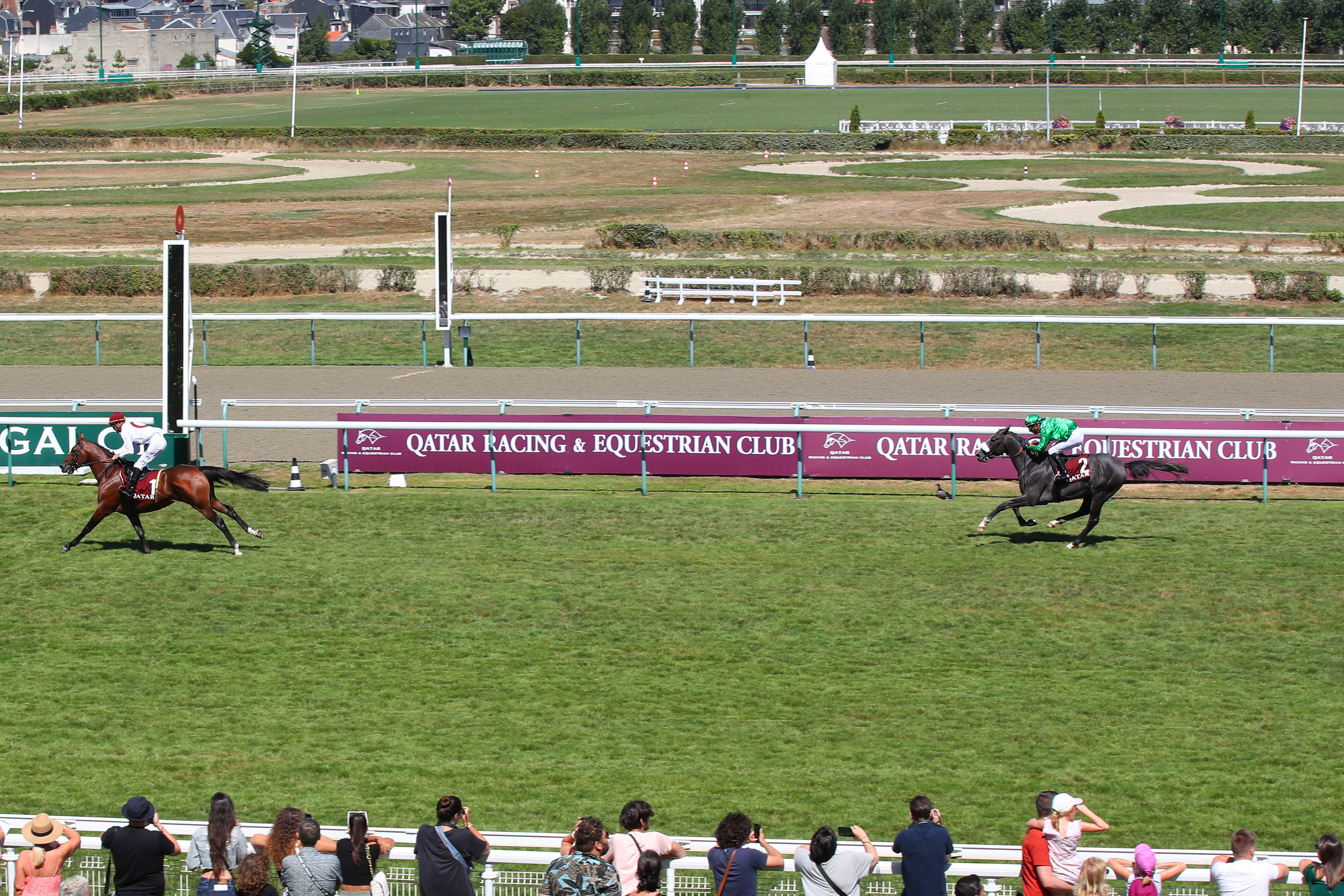 Photo d'arrivée de la course pmu AL RAYYAN CUP (PRIX KESBEROY) à DEAUVILLE le Mardi 9 août 2022