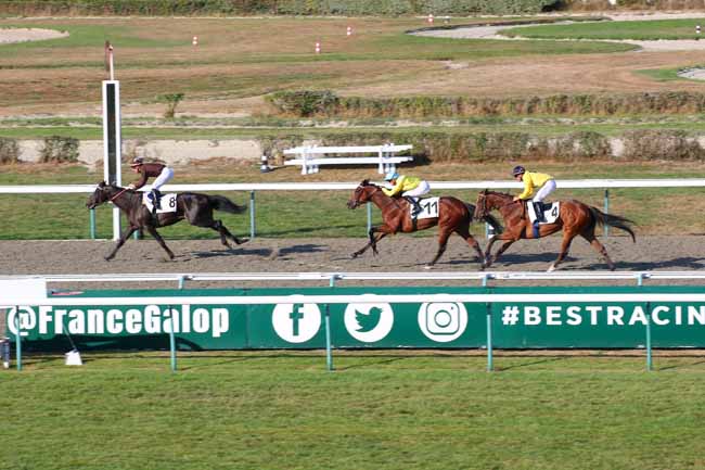 Photo d'arrivée de la course pmu PRIX DU CHATEAU DE CANON à DEAUVILLE le Jeudi 11 août 2022