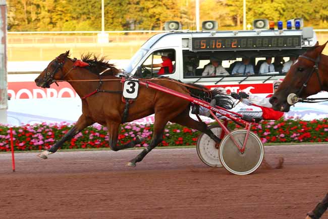 Photo d'arrivée de la course pmu PRIX BRUNO COQUATRIX à CABOURG le Vendredi 12 août 2022