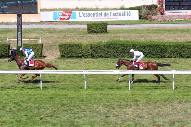 Photo d'arrivée de la course pmu PRIX CASINO TRANCHANT DE VILLERS-SUR-MER (PRIX DES FUSAINS) à CLAIREFONTAINE le Vendredi 12 août 2022