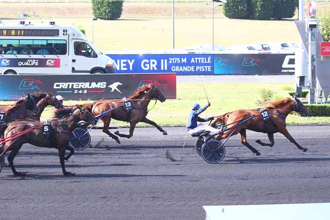 Photo d'arrivée de la course pmu CRITERIUM 4 ANS - Q1 - PRIX PAUL LEGUERNEY à PARIS-VINCENNES le Samedi 20 août 2022