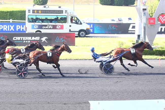 Photo d'arrivée de la course pmu CRITERIUM 4 ANS - Q2 - PRIX PHAETON à PARIS-VINCENNES le Samedi 20 août 2022