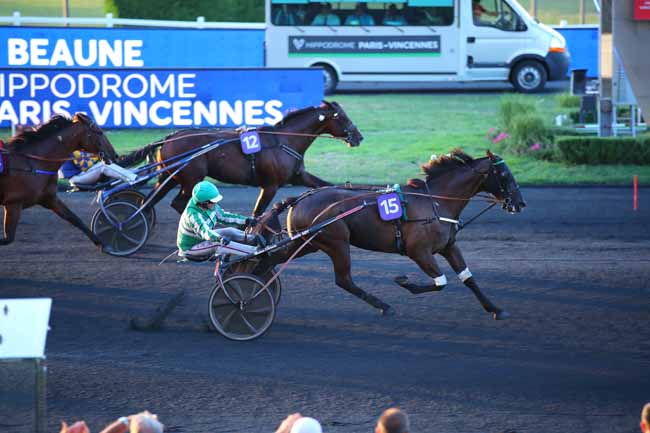 Photo d'arrivée de la course pmu PRIX DE BEAUNE à PARIS-VINCENNES le Mercredi 24 août 2022