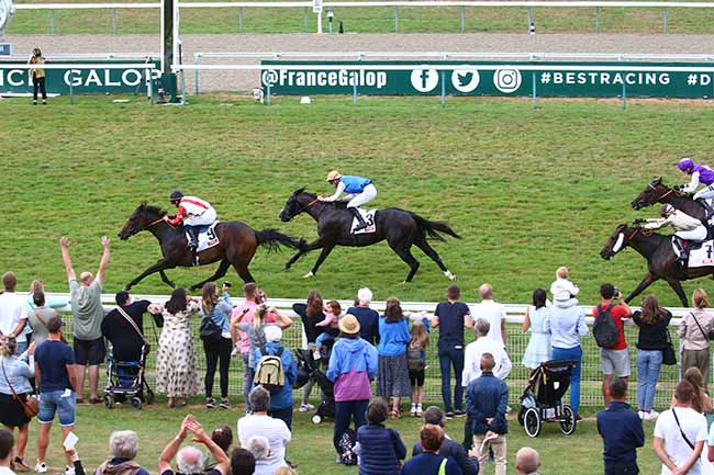 Photo d'arrivée de la course pmu PRIX DE SAINT-LAURENT-SUR-MER - PRIX SUPER MOSCATO SHOW 15H/18H à DEAUVILLE le Jeudi 25 août 2022