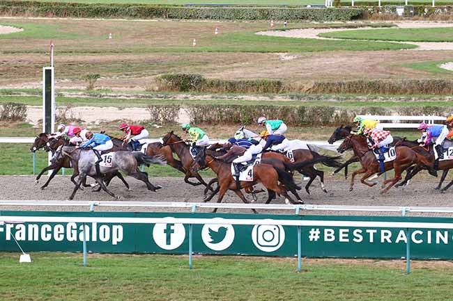 Photo d'arrivée de la course pmu PRIX DU THENNEY - PRIX AFTER FOOT 20H/MINUIT à DEAUVILLE le Jeudi 25 août 2022