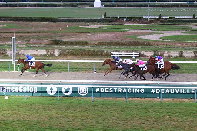 Photo d'arrivée de la course pmu PRIX D'HUDIMESNIL - PRIX ROTHEN S'ENFLAMME 18H/20H à DEAUVILLE le Jeudi 25 août 2022