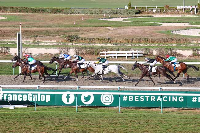 Photo d'arrivée de la course pmu PRIX DE LA RECONVERSION D'UN CHEVAL DE COURSE EN CHEVAL DE LOISIR (PRIX DU COUESNON) à DEAUVILLE le Samedi 27 août 2022