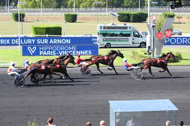 Photo d'arrivée de la course pmu PRIX DE LURY SUR ARNON à PARIS-VINCENNES le Samedi 27 août 2022