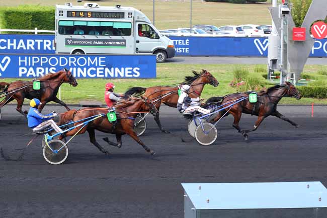 Photo d'arrivée de la course pmu PRIX DE CHARTRES à PARIS-VINCENNES le Mercredi 31 août 2022