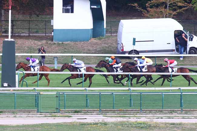 Photo d'arrivée de la course pmu PRIX D'ARENBERG à LONGCHAMP le Jeudi 1 septembre 2022