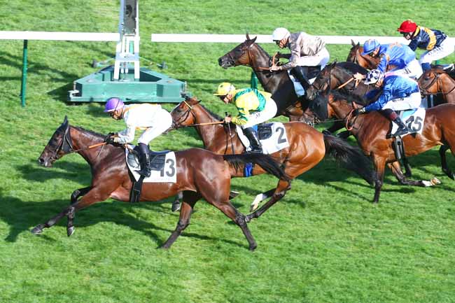 Photo d'arrivée de la course pmu PRIX DE LA GOUTTE D'OR à LONGCHAMP le Dimanche 4 septembre 2022