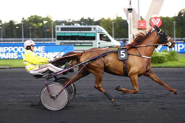 Photo d'arrivée de la course pmu PRIX BRUNA à PARIS-VINCENNES le Vendredi 9 septembre 2022
