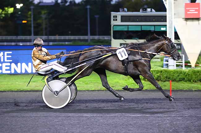 Photo d'arrivée de la course pmu PRIX ADELINDA à PARIS-VINCENNES le Vendredi 9 septembre 2022