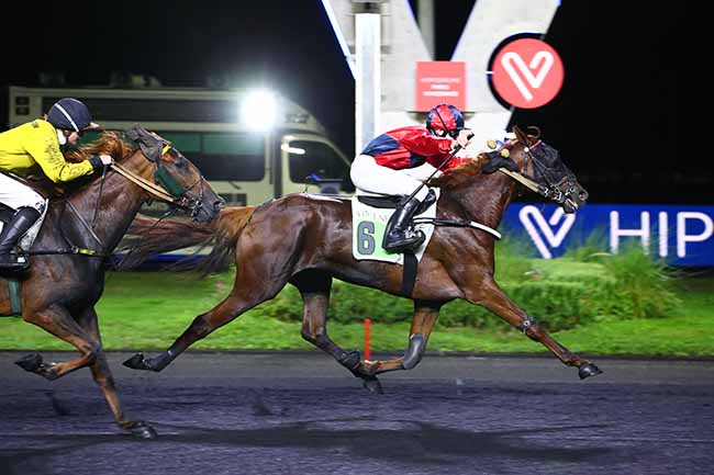 Photo d'arrivée de la course pmu PRIX ANDRE ROUER à PARIS-VINCENNES le Vendredi 9 septembre 2022