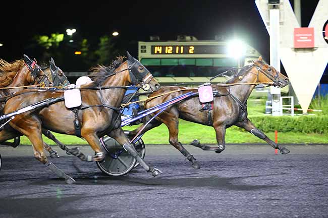 Photo d'arrivée de la course pmu PRIX INO à PARIS-VINCENNES le Vendredi 9 septembre 2022