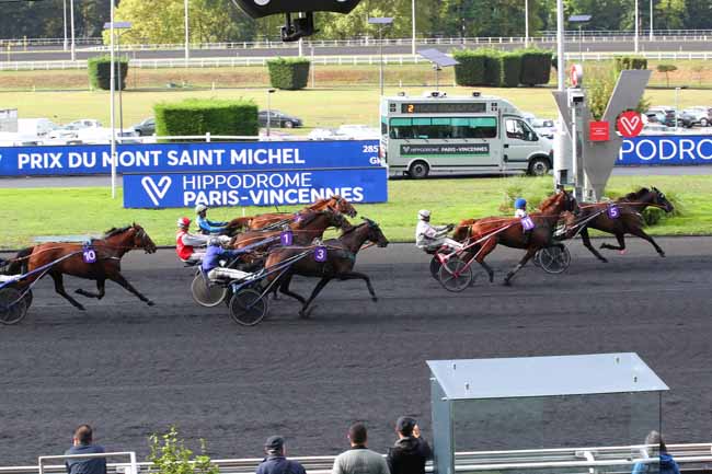 Photo d'arrivée de la course pmu PRIX DU MONT-SAINT-MICHEL à PARIS-VINCENNES le Samedi 10 septembre 2022