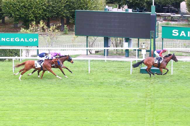 Photo d'arrivée de la course pmu PRIX DE JOYENVAL à SAINT CLOUD le Vendredi 16 septembre 2022