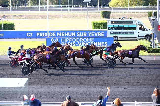 Photo d'arrivée de la course pmu PRIX DE MEHUN-SUR-YEVRE à PARIS-VINCENNES le Jeudi 22 septembre 2022