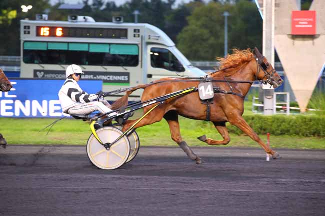 Photo d'arrivée de la course pmu PRIX EROS à PARIS-VINCENNES le Vendredi 23 septembre 2022