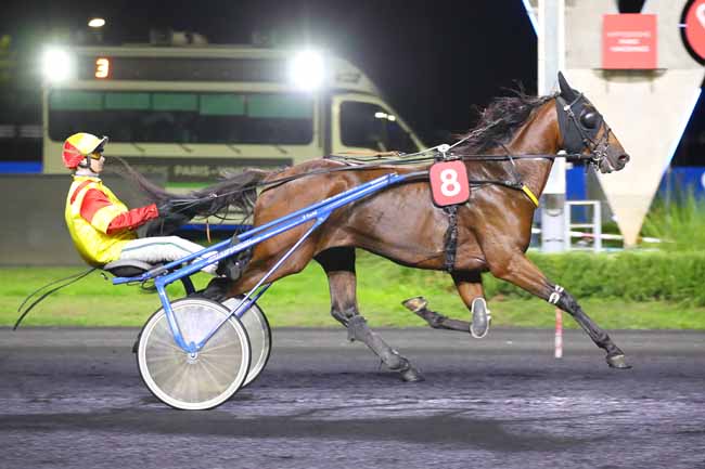 Photo d'arrivée de la course pmu PRIX LACADEIRA à PARIS-VINCENNES le Vendredi 23 septembre 2022
