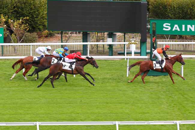 Photo d'arrivée de la course pmu PRIX ESMERALDA à SAINT CLOUD le Vendredi 23 septembre 2022