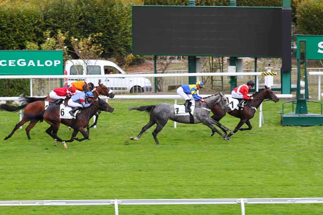 Photo d'arrivée de la course pmu PRIX DU BOURBONNAIS à SAINT CLOUD le Vendredi 23 septembre 2022