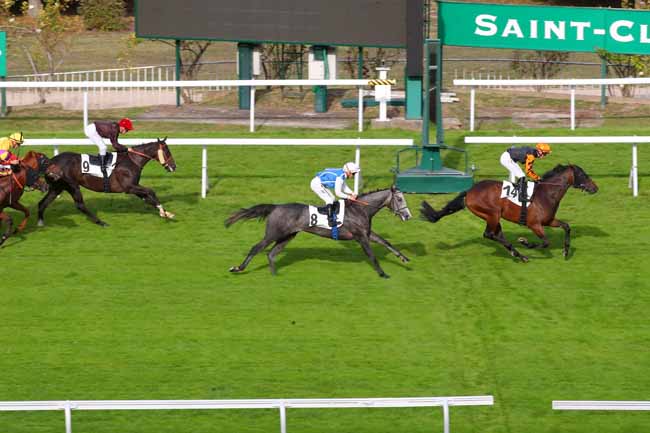 Photo d'arrivée de la course pmu PRIX DE L'ABBAYE DE VAULX DE CERNAY à SAINT CLOUD le Vendredi 23 septembre 2022
