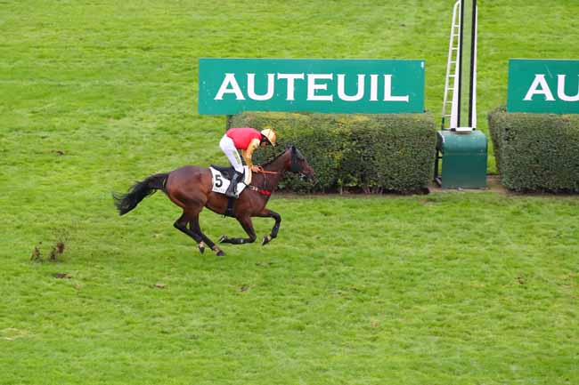 Photo d'arrivée de la course pmu PRIX MANDARIN à AUTEUIL le Samedi 24 septembre 2022