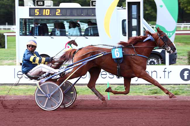 Photo d'arrivée de la course pmu PRIX MFR DE MORNAND EN FOREZ - PRIX DE NANTES à LYON PARILLY le Lundi 26 septembre 2022