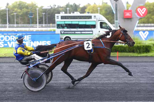 Photo d'arrivée de la course pmu PRIX EMILE BEZIERE à PARIS-VINCENNES le Mardi 27 septembre 2022