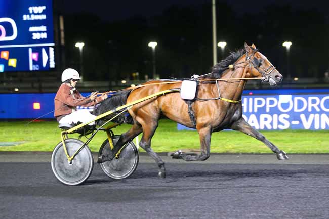 Photo d'arrivée de la course pmu PRIX HAMALE à PARIS-VINCENNES le Mardi 27 septembre 2022