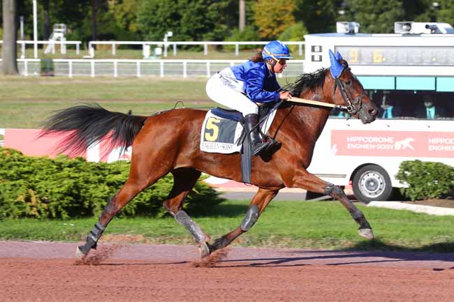 Photo d'arrivée de la course pmu PRIX DE LA PLACE BEAUVAU à ENGHIEN le Jeudi 29 septembre 2022
