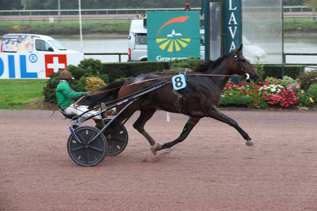 Photo d'arrivée de la course pmu PRIX ANDRE CARRUS (PRIX GALA TEJY) à LAVAL le Mercredi 5 octobre 2022