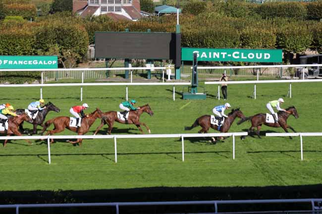 Photo d'arrivée de la course pmu PRIX KALDOUN à SAINT CLOUD le Jeudi 6 octobre 2022