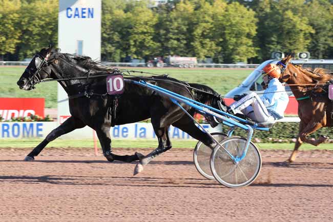 Photo d'arrivée de la course pmu PRIX DE LONGVILLERS à CAEN le Samedi 8 octobre 2022