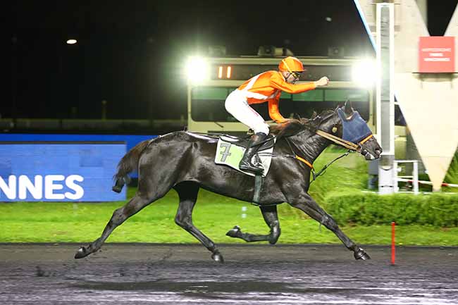 Photo d'arrivée de la course pmu PRIX GORDONIA à PARIS-VINCENNES le Vendredi 14 octobre 2022