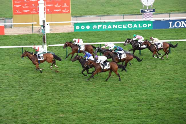 Photo d'arrivée de la course pmu PRIX DU SQUARE CAPITAN à LONGCHAMP le Dimanche 16 octobre 2022
