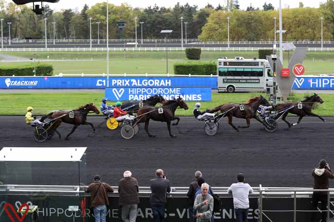 Photo d'arrivée de la course pmu PRIX ALGORAH à PARIS-VINCENNES le Mardi 18 octobre 2022