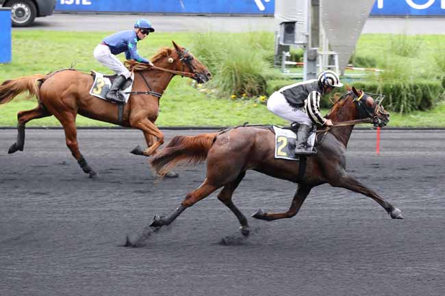 Photo d'arrivée de la course pmu PRIX EUTERPE à PARIS-VINCENNES le Mardi 18 octobre 2022