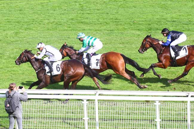 Photo d'arrivée de la course pmu PRIX ZEDDAAN à DEAUVILLE le Mardi 18 octobre 2022