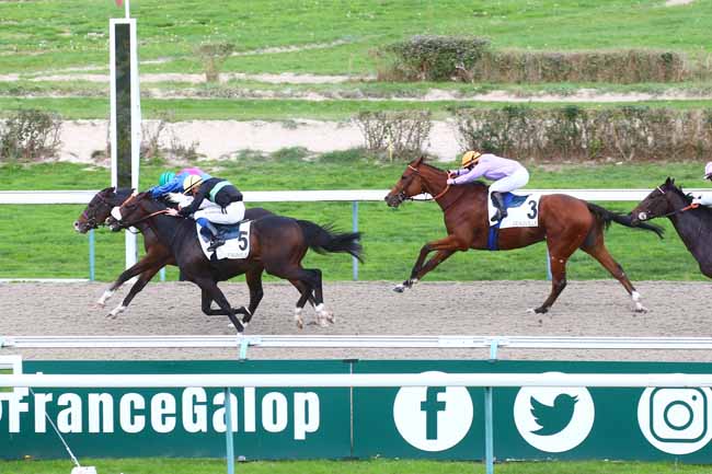 Photo d'arrivée de la course pmu PRIX DU MARAIS VERNIER à DEAUVILLE le Mardi 18 octobre 2022