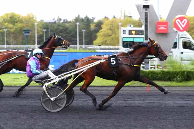 Photo d'arrivée de la course pmu PRIX MAJA à PARIS-VINCENNES le Mardi 25 octobre 2022