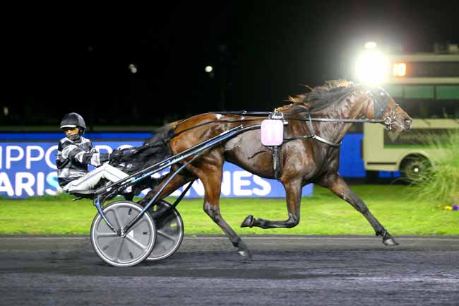 Photo d'arrivée de la course pmu PRIX ARIADNE à PARIS-VINCENNES le Mardi 25 octobre 2022