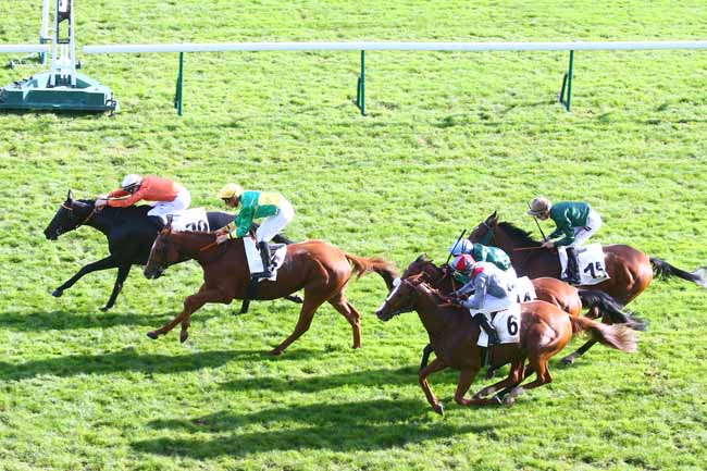Photo d'arrivée de la course pmu PRIX RIEUSSEC à LONGCHAMP le Jeudi 27 octobre 2022