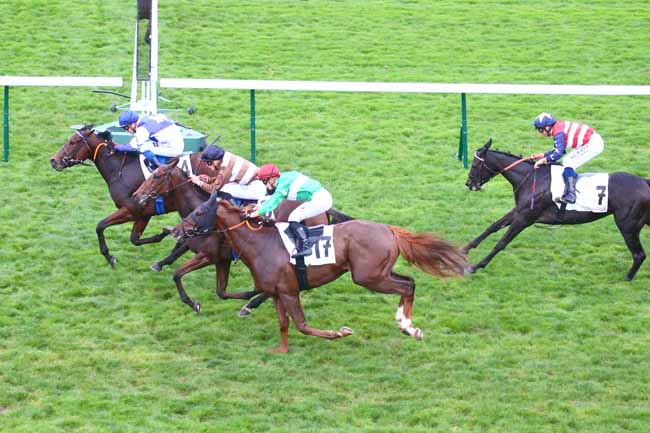 Photo d'arrivée de la course pmu PRIX DE MOGADOR à LONGCHAMP le Jeudi 27 octobre 2022